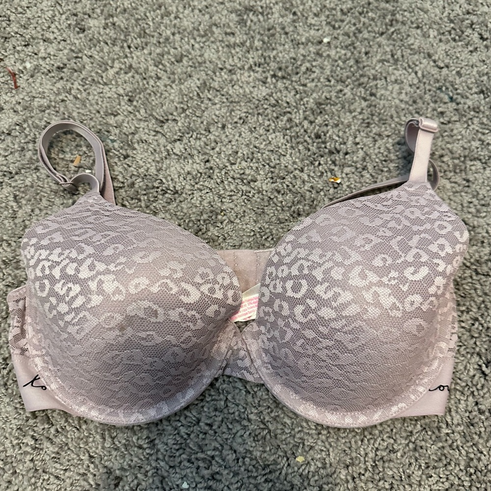 Pink by Victoria’s Secret wear everywhere tshirt lightly lined gray bra 34d